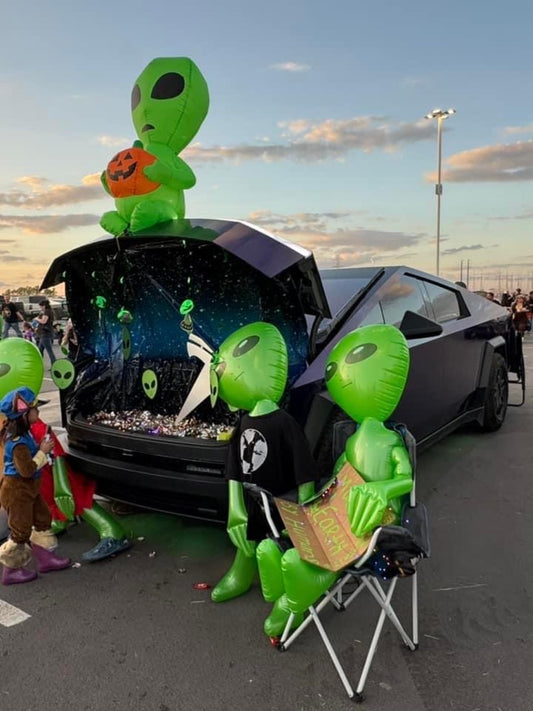 Cybertruck’s First Halloween: Epic Trunk or Treat Transformations and Spooky Decor Ideas!