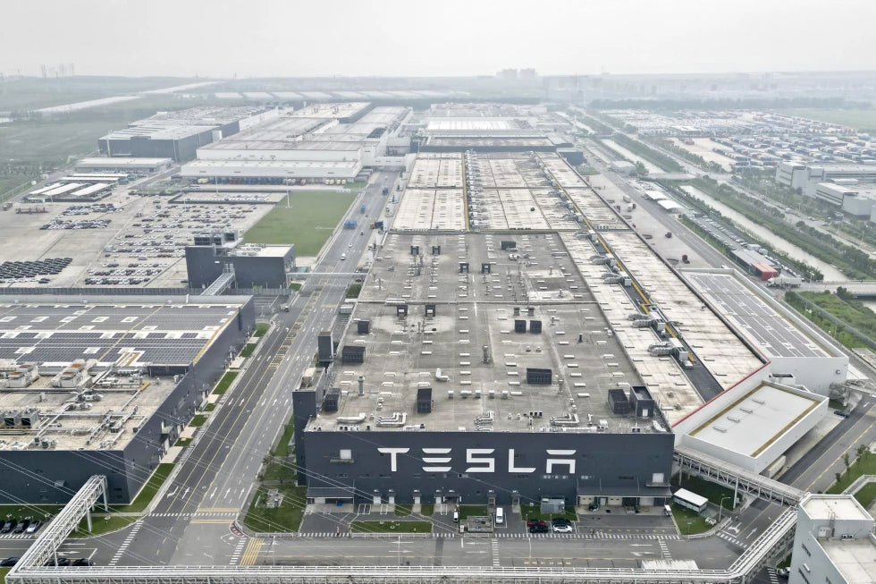 Tesla is proceeding with its strategy to construct an energy-storage battery facility in China.