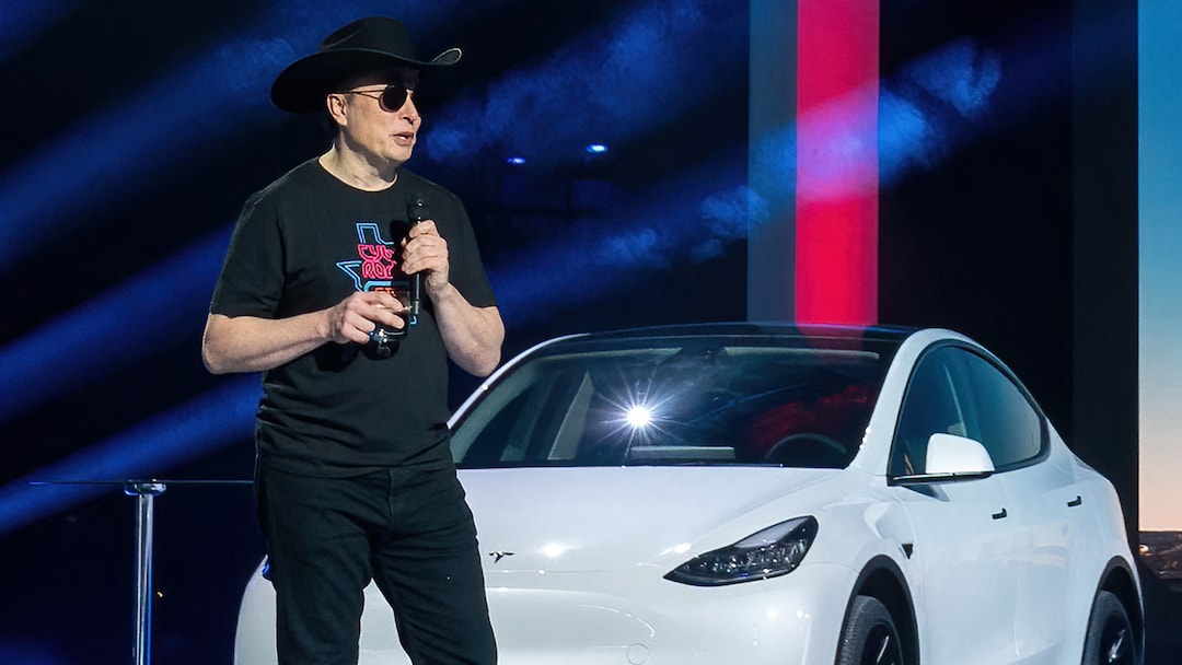 Who Might License Tesla's Full Self-Driving Software? Elon Musk Suggests It's in the Works