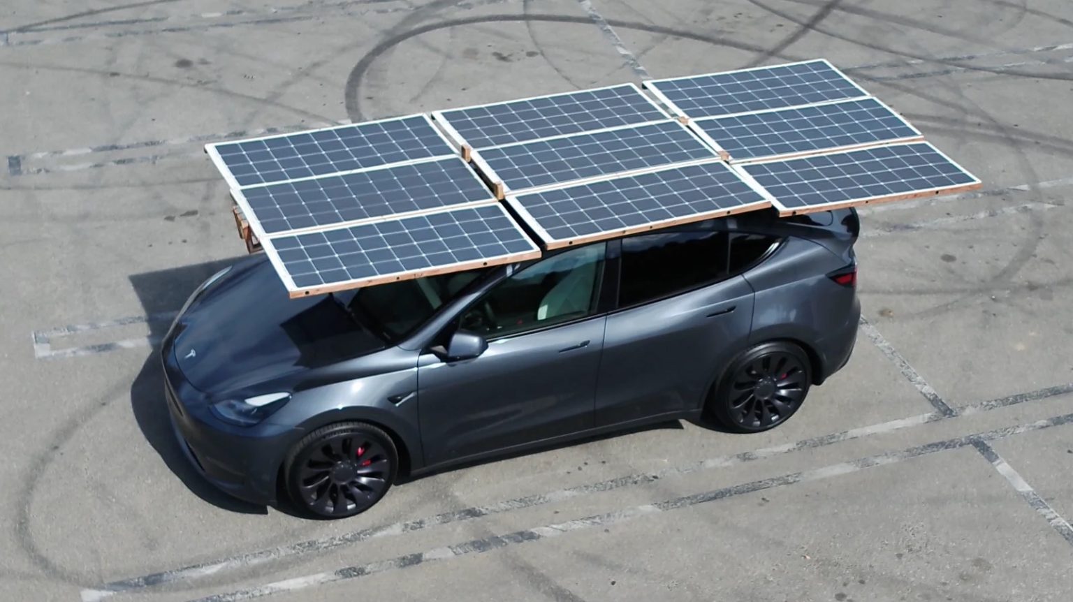 Tesla car store with solar roof